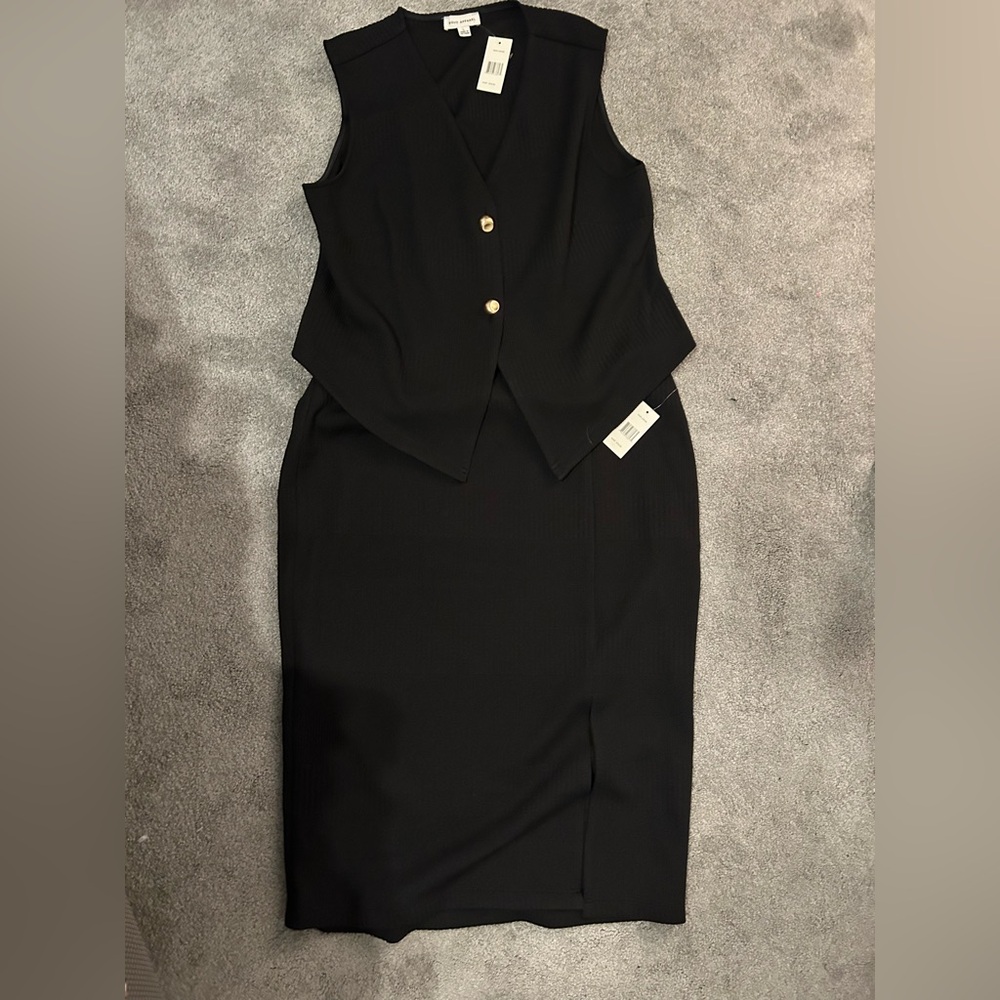 Soho Apparel Elegant Black Vest Set with Gold Accents NWT